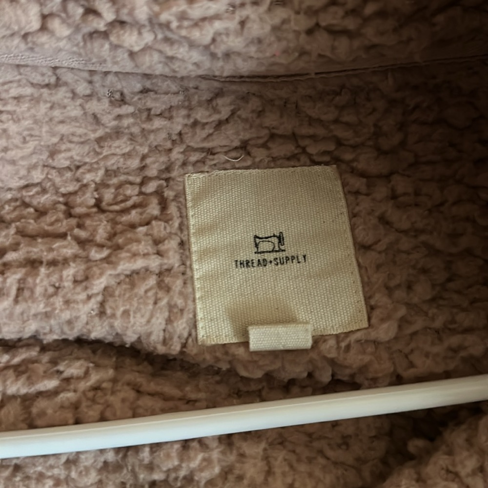Pink soft pullover size medium - Picture 3 of 4
